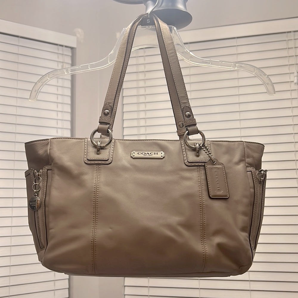 Coach champagne hand bag